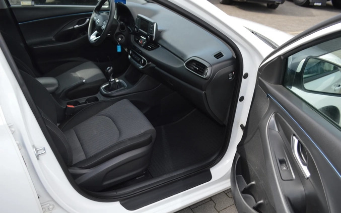 Hyundai I30 cena 29889 przebieg: 362101, rok produkcji 2017 z Sławno małe 154